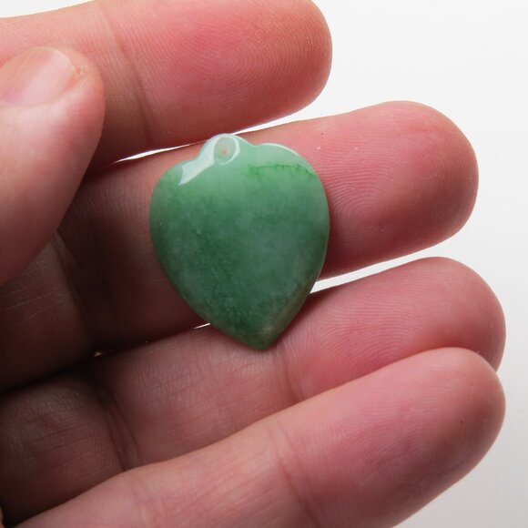 Hear Jade Pendent 25x20mm - Picture 1 of 3